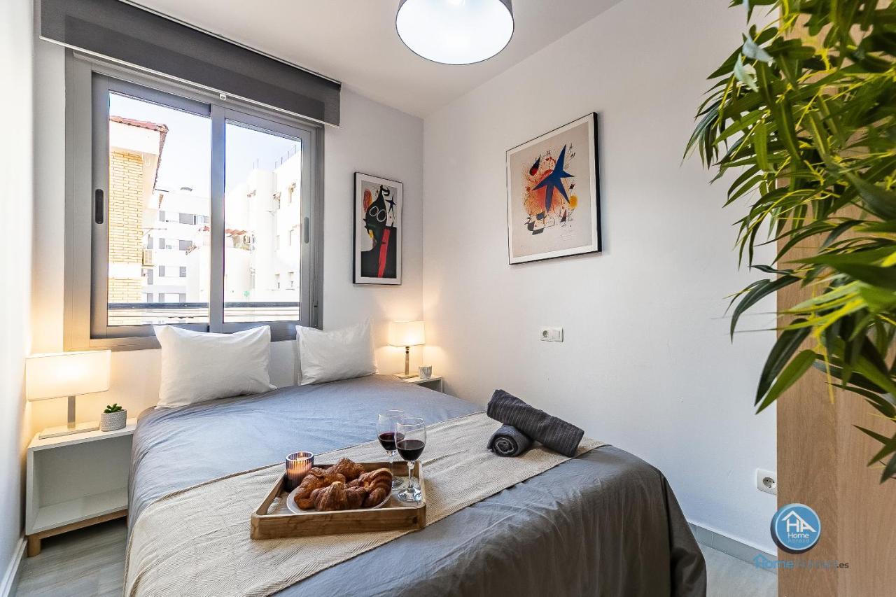 Premium Penthouse With Roof Terrace And Parking In Carlos Haya Малага Екстер'єр фото