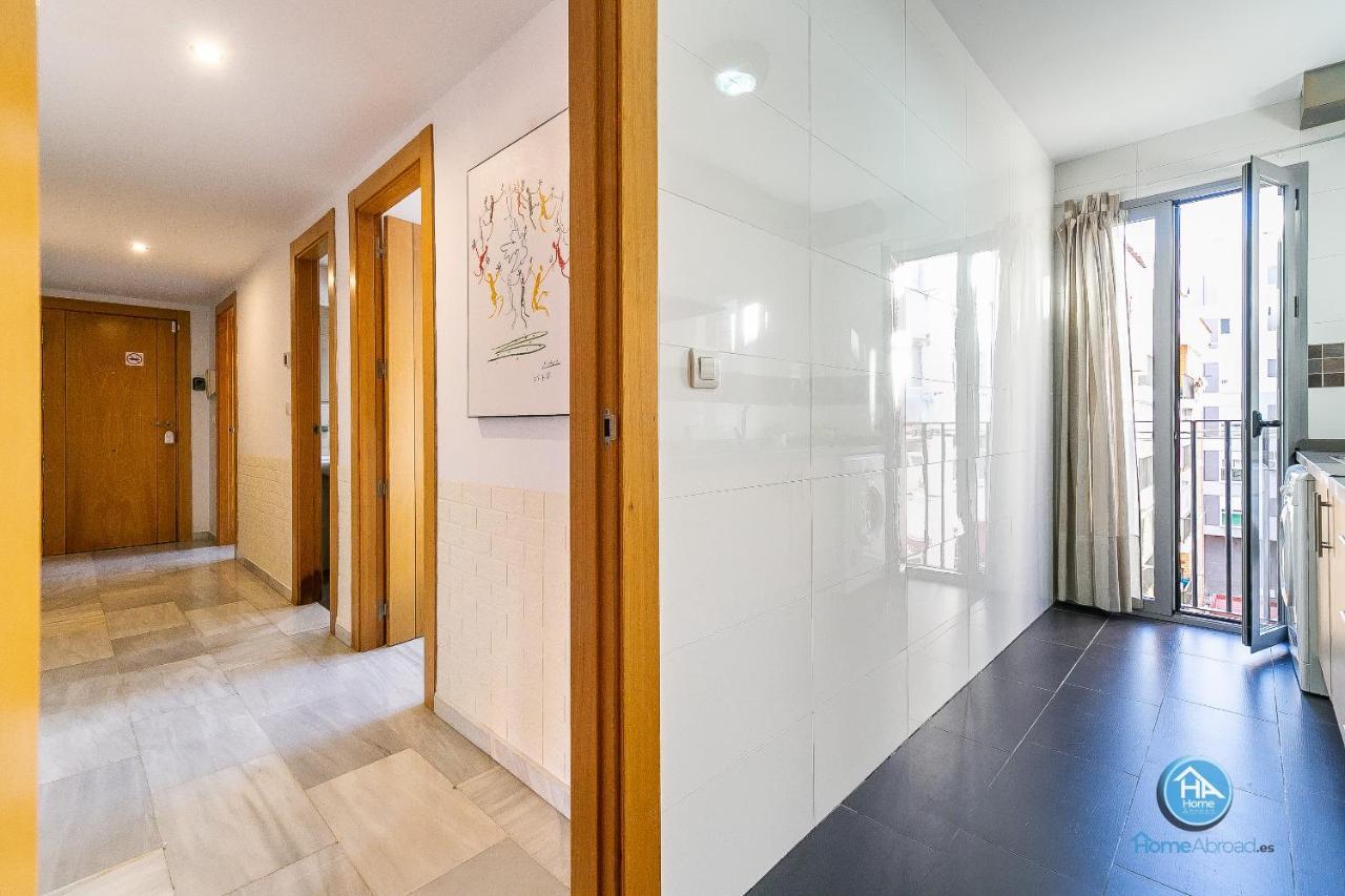 Premium Penthouse With Roof Terrace And Parking In Carlos Haya Малага Екстер'єр фото