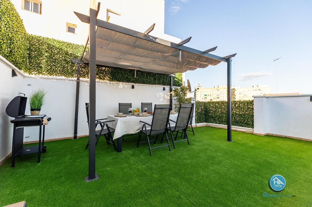 Premium Penthouse With Roof Terrace And Parking In Carlos Haya Малага Екстер'єр фото