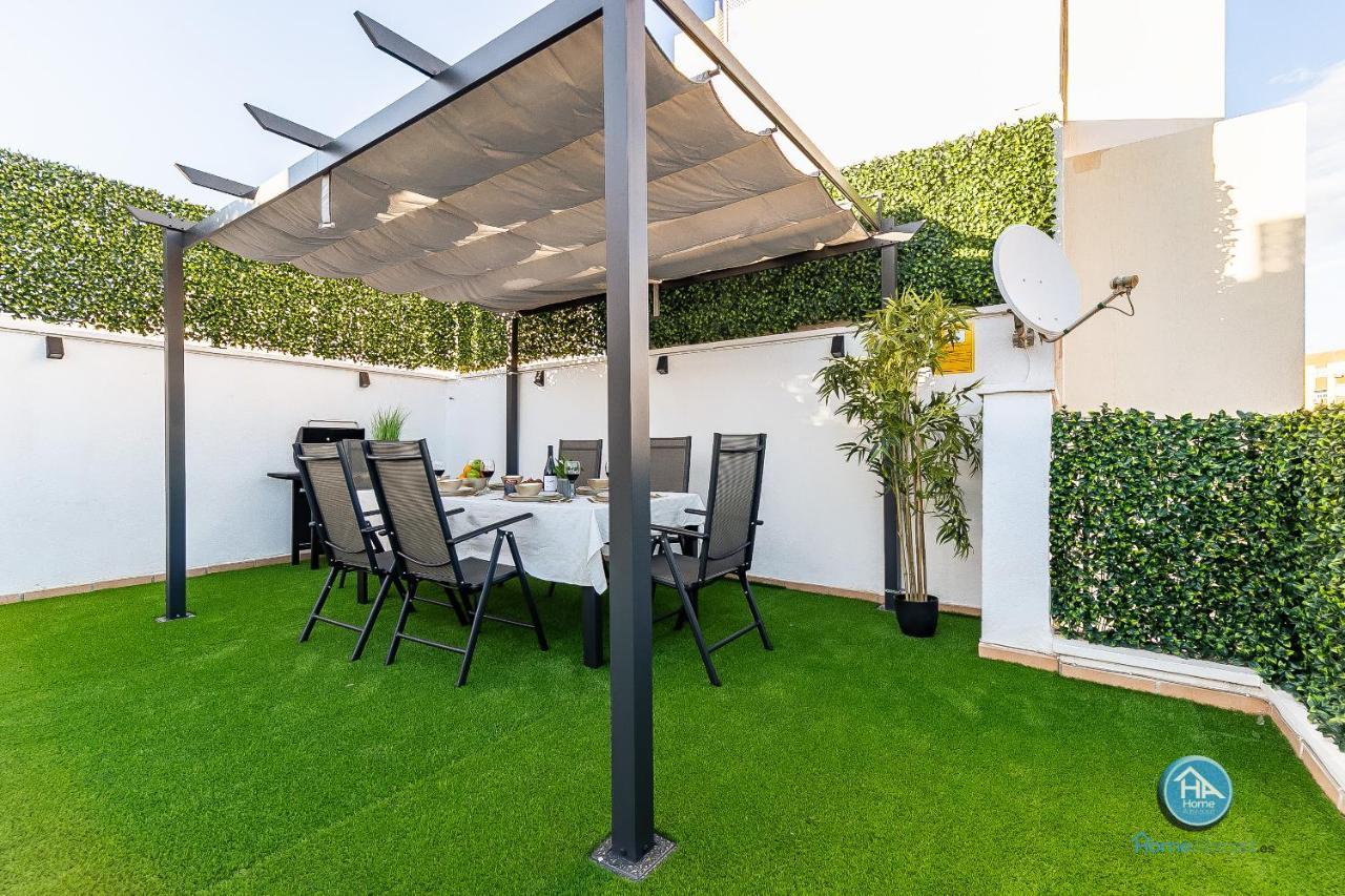 Premium Penthouse With Roof Terrace And Parking In Carlos Haya Малага Екстер'єр фото